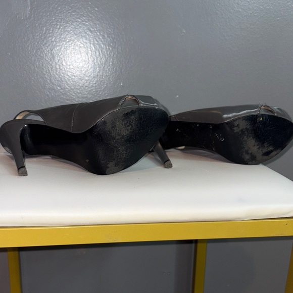 Y2K GUESS Dark Gray Patent Slingback Heels 7 - Picture 8 of 8